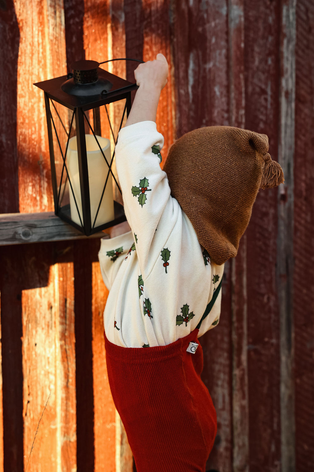 Footed Maple Leaf x Dark Forest Green