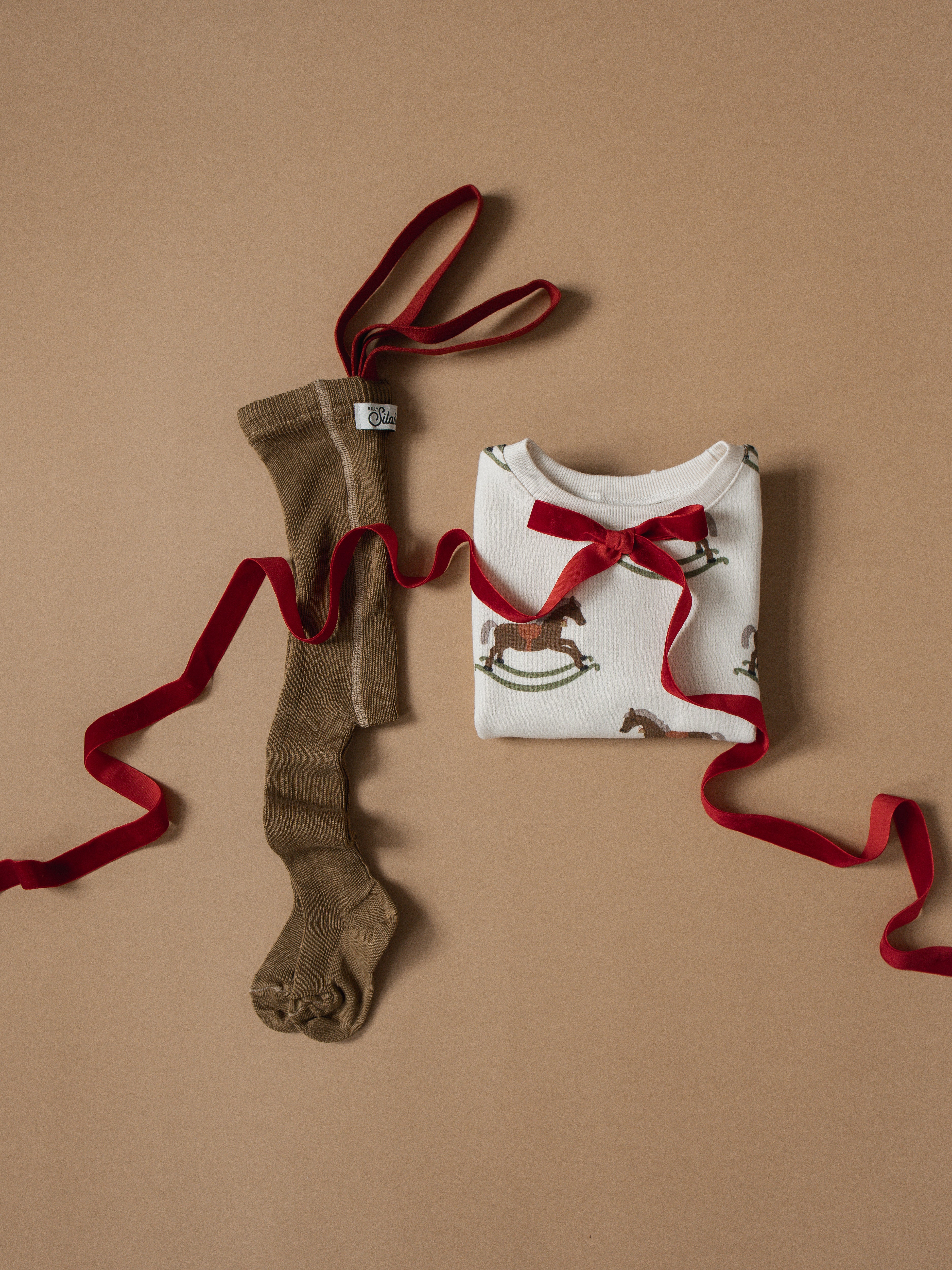 Footed Acorn Brown x Maple Leaf