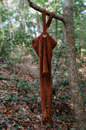 <img data-src="003.jpg" alt="lifestyle picture tights unfolded"> (4776979529813)