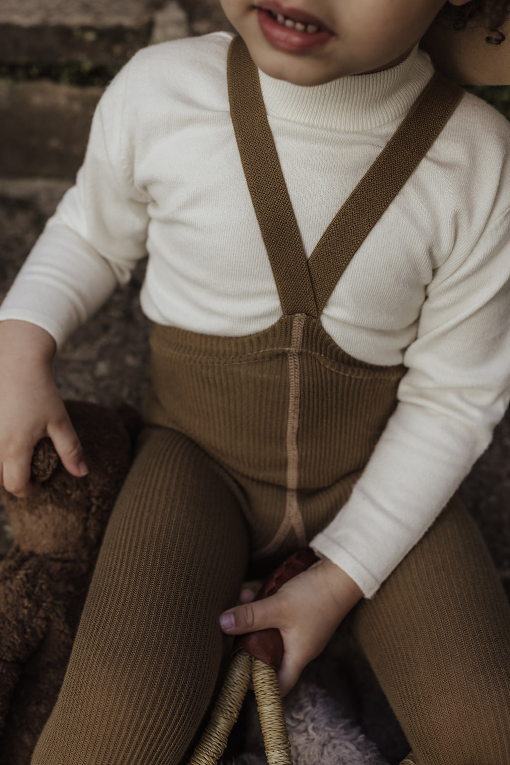 Footed Acorn Brown