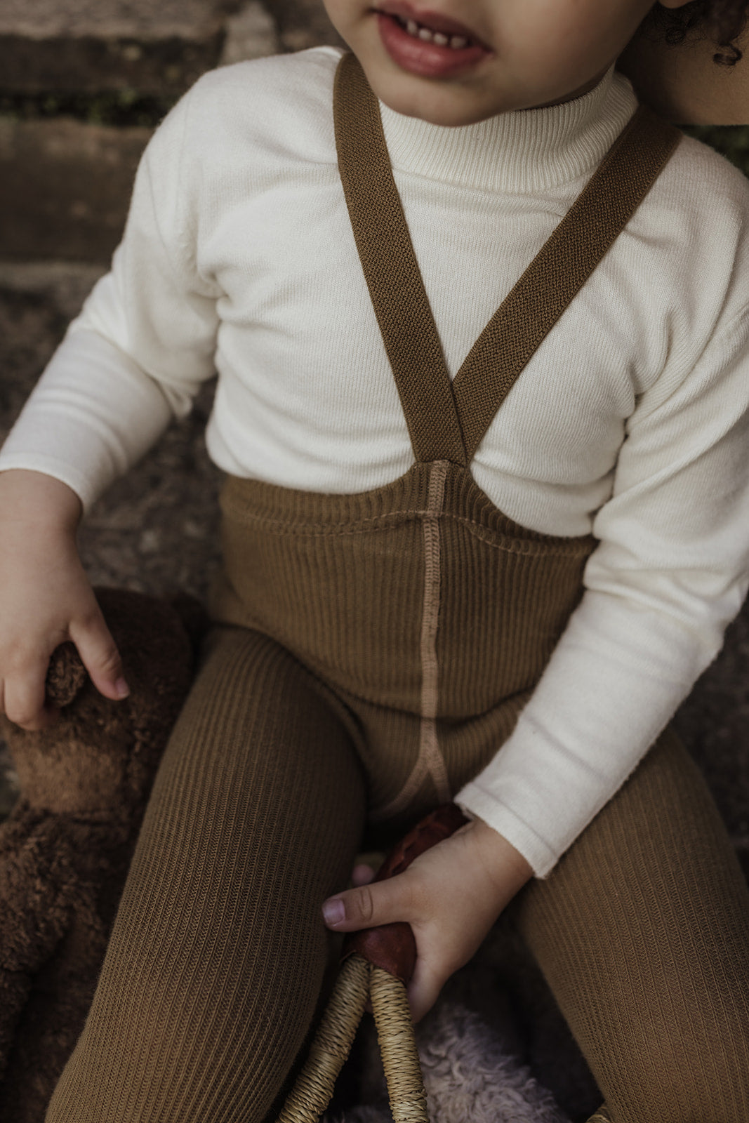 Footed Acorn Brown