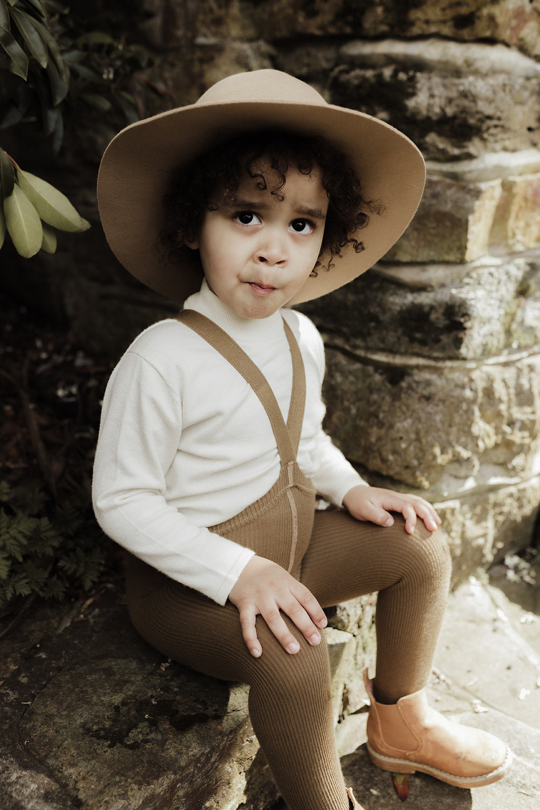 Footed Acorn Brown