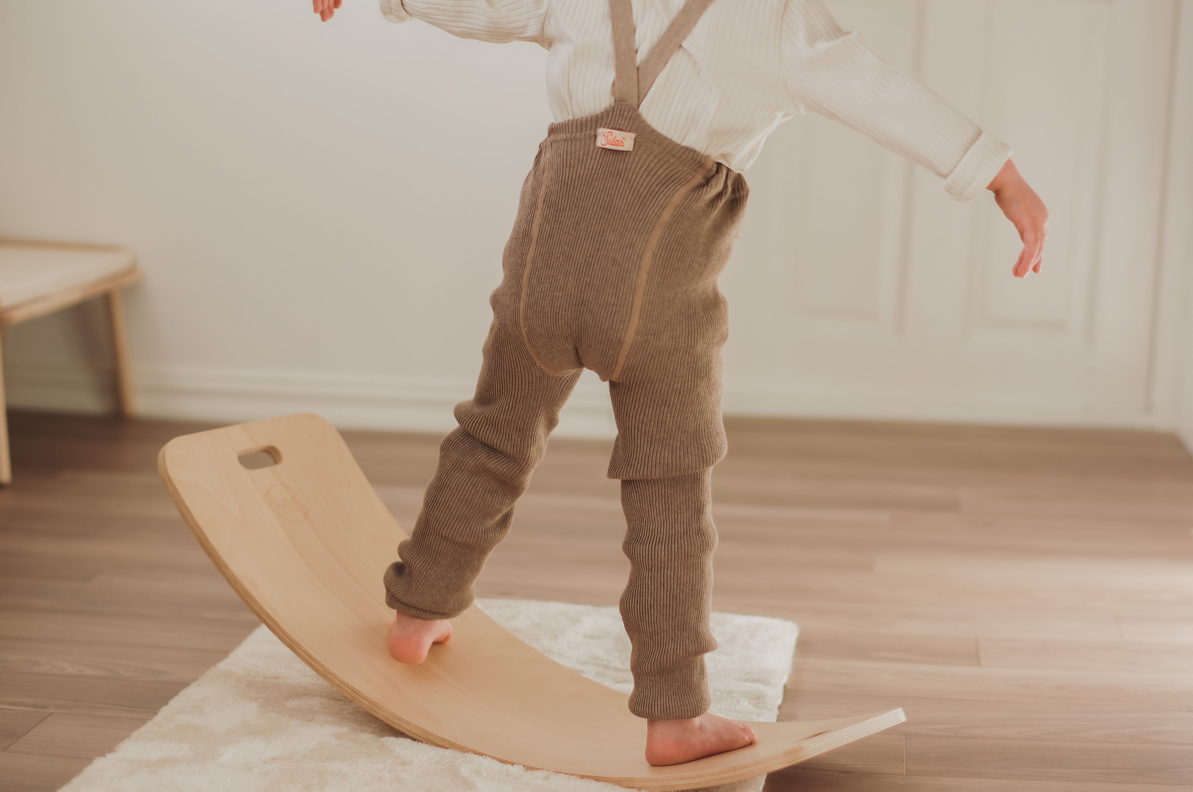 Roomy Peanut Blend Footless