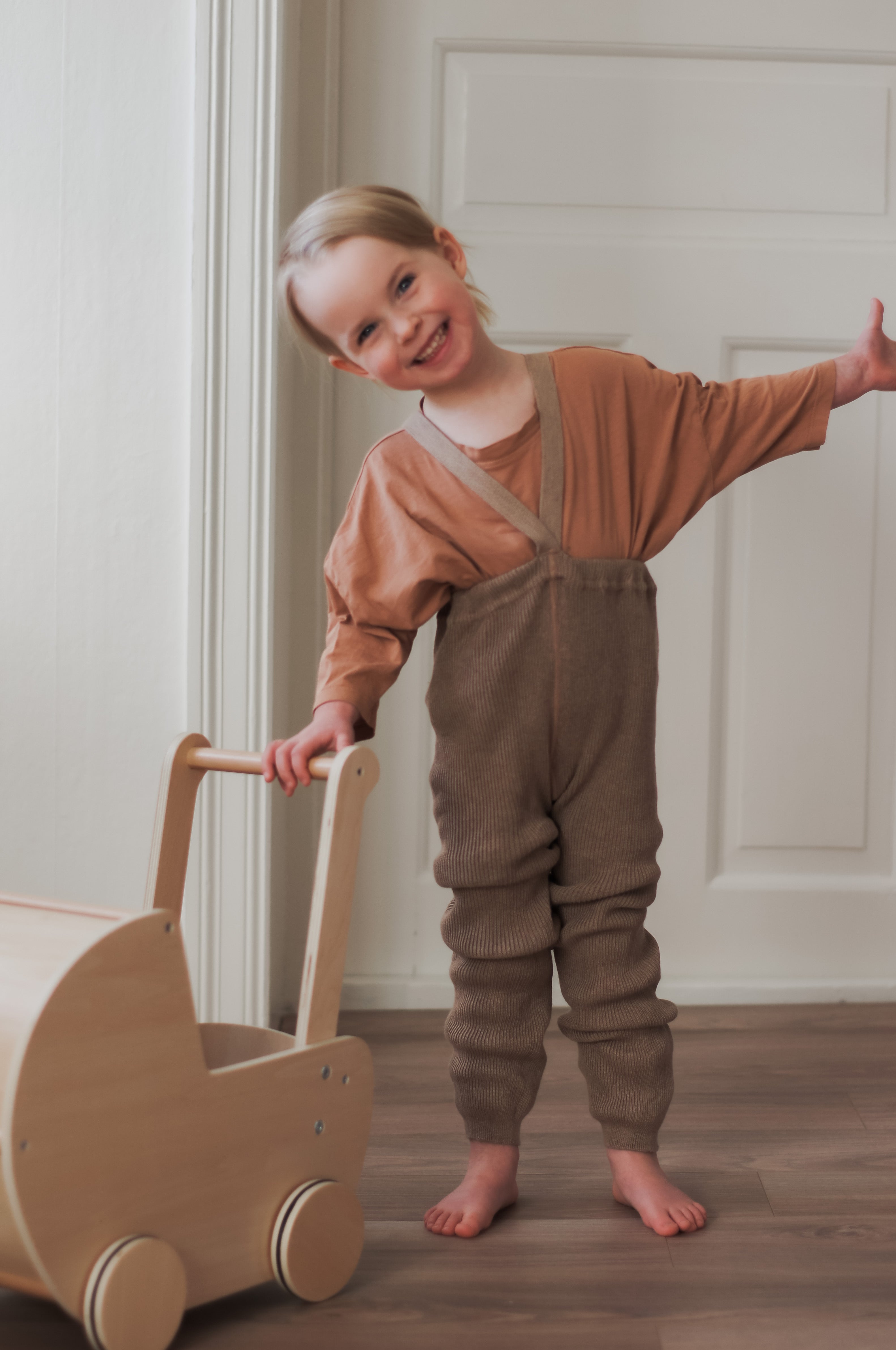 Roomy Peanut Blend Footless