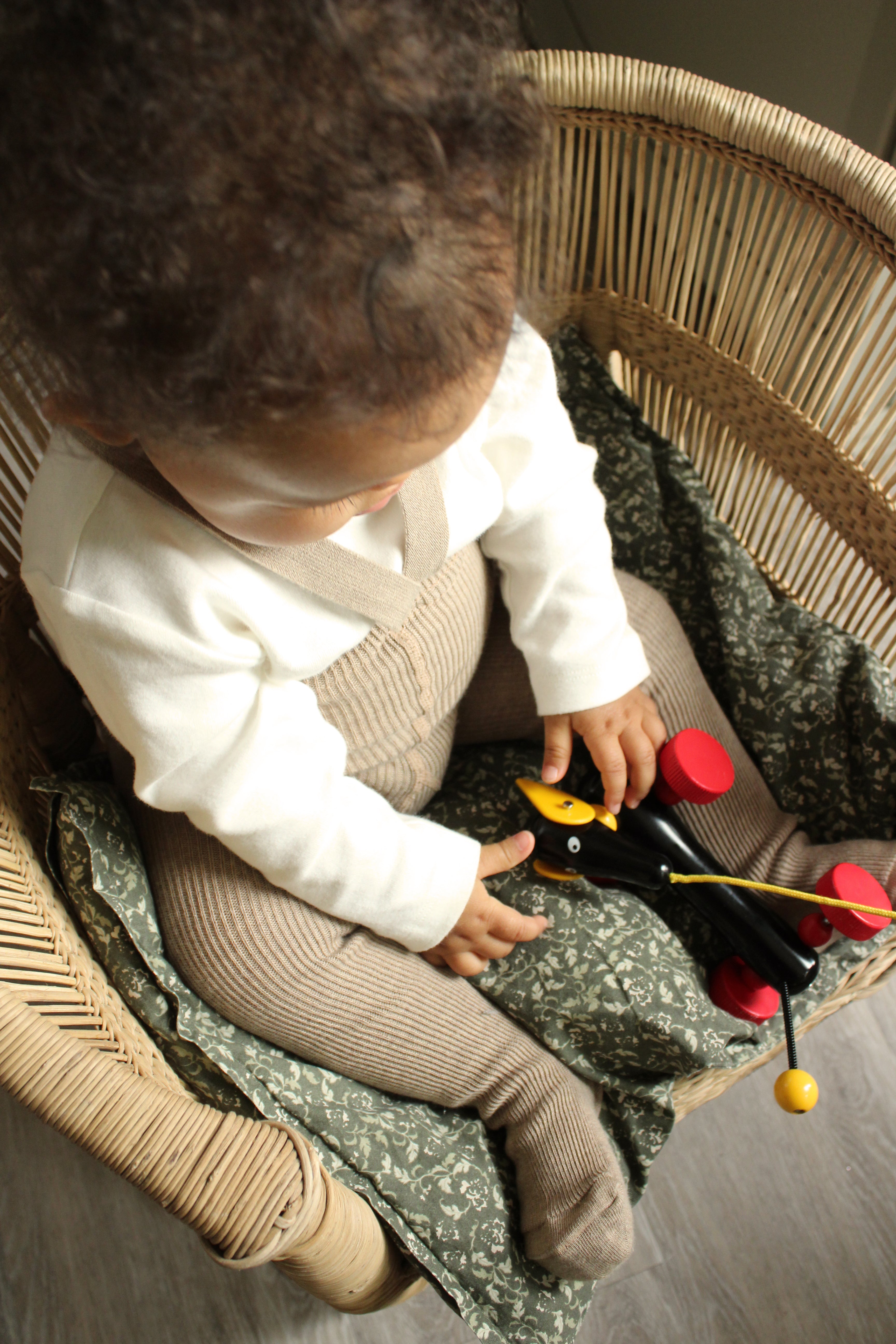 Silly Silas retro tights with braces will keep pace with even the most active babies and toddlers. Exceptionally resistant, lusciously soft and made from 100% organic cotton. Certified by OEKO-TEX® Standard 100 at the Class 1. (6632977694805)